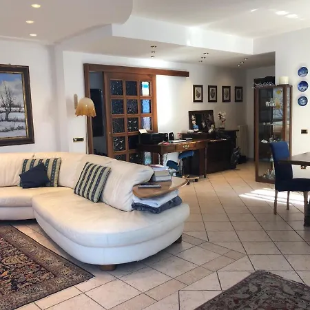 Appartamento Milvia Lezzeno Apartment *