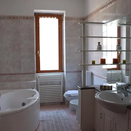 Apartment Appartamento Milvia Lezzeno Lezzeno