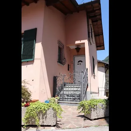 Apartment Appartamento Milvia Lezzeno Lezzeno